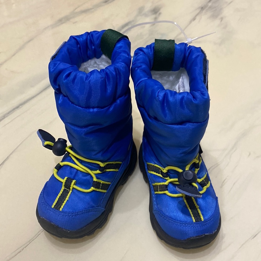 Kamik baby boots size 5